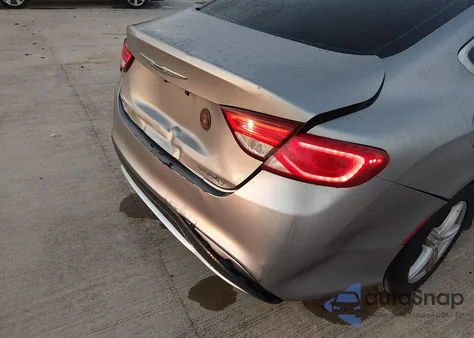 2015 Chrysler 200 C z USA, uszkodzony, nr VIN 1C3CCCCB7FN520537